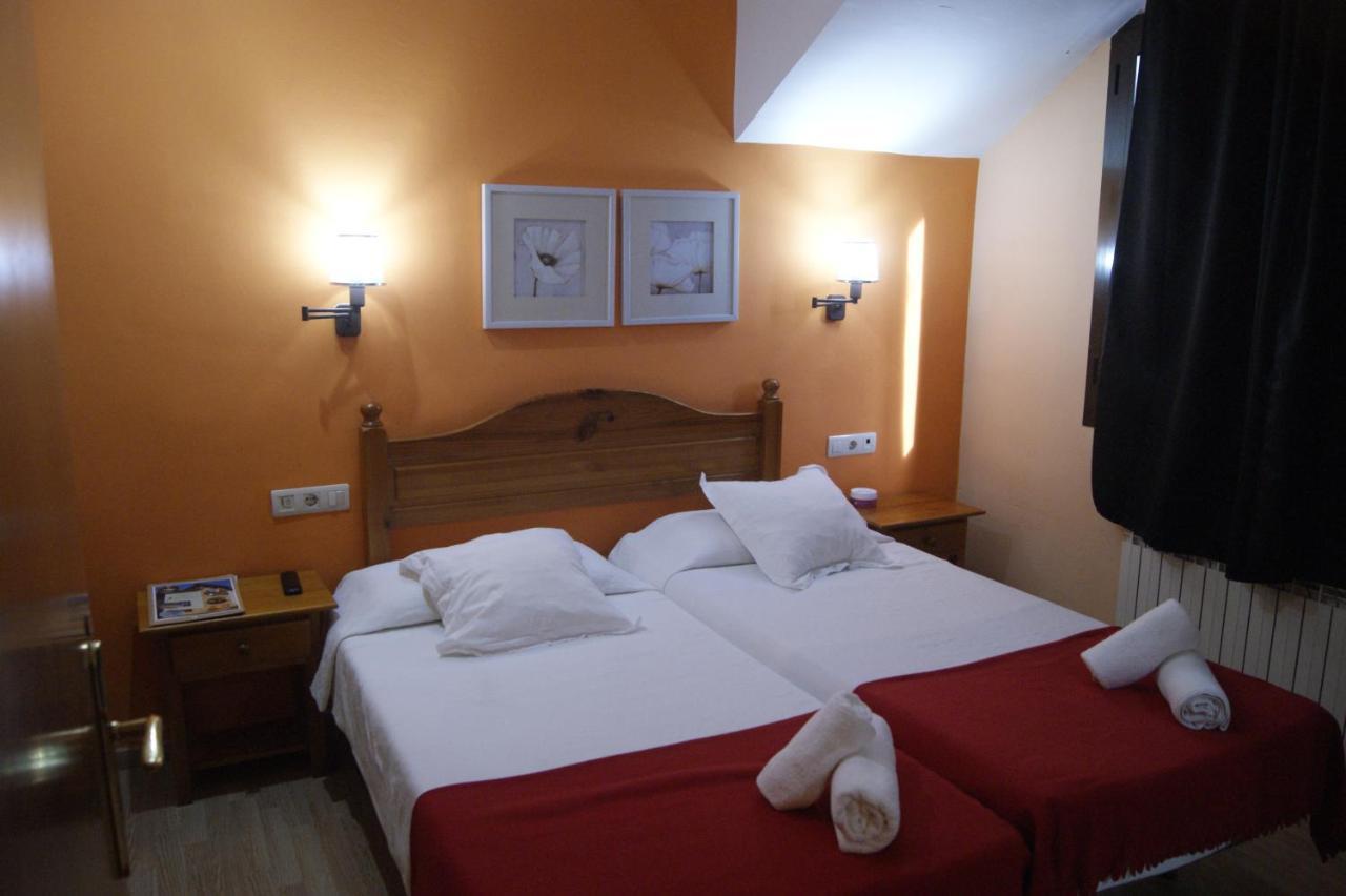 Hostal Cal Batista บากา ภายนอก รูปภาพ