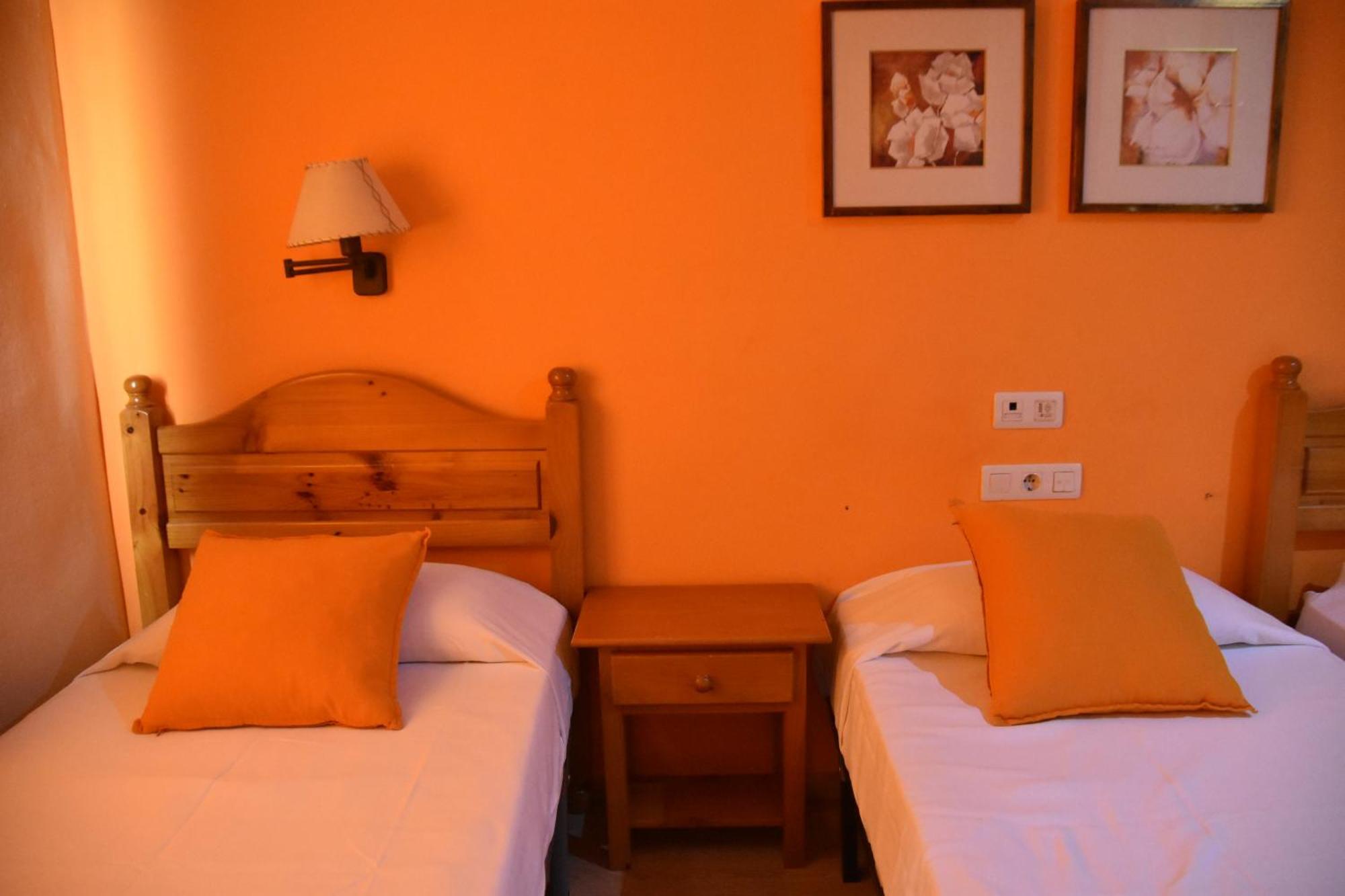Hostal Cal Batista บากา ภายนอก รูปภาพ