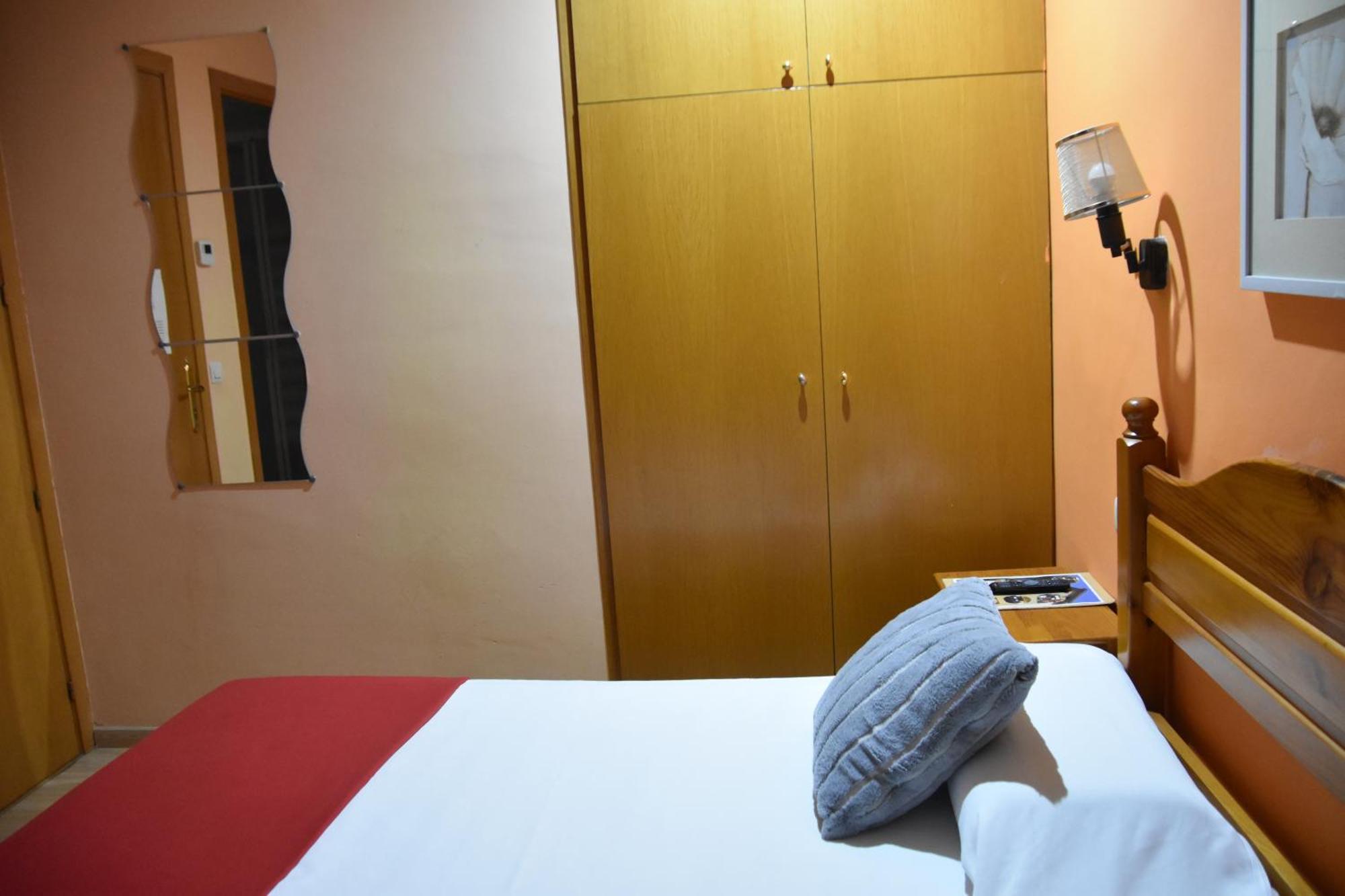 Hostal Cal Batista บากา ภายนอก รูปภาพ